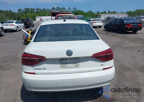 2017 Volkswagen Passat 1.8T Se z USA, uszkodzony, nr VIN 1VWBT7A38HC019341